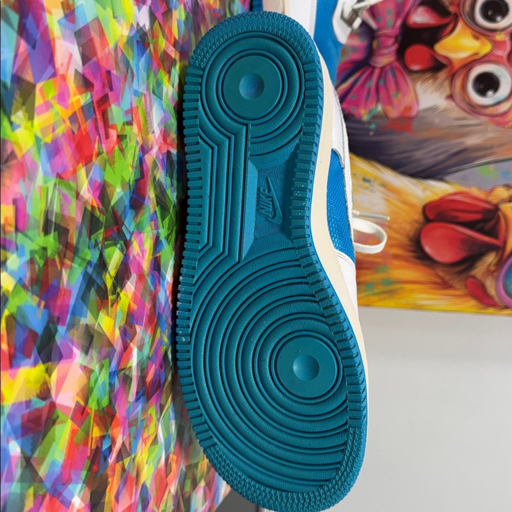 Nike Air Force 1 : Stylish Blue and White Athletic Shoes - Picture 5 of 9